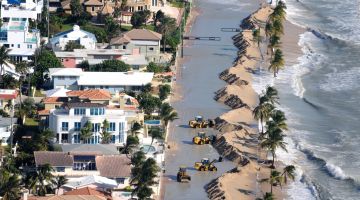 Hurricane Sandy Hits Fort Lauderdale Beach