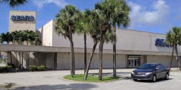 Searstown on Sunrise Boulevard in Fort Lauderdale