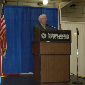 Senator Walter Skip Campbell addresses Condo Residents