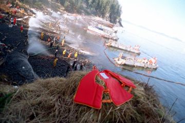 Exxon VALDEZ Cleanup